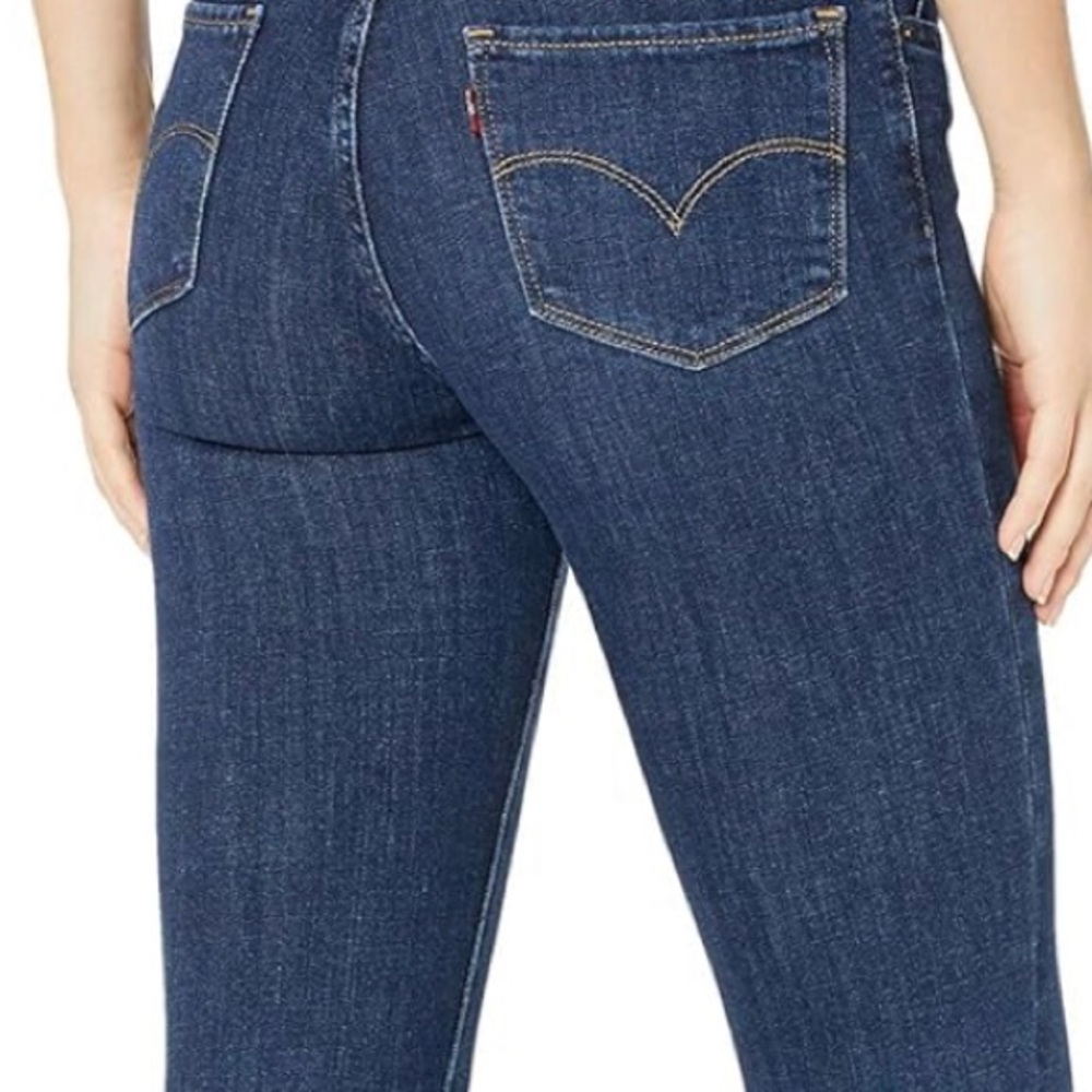 NWT Levi’s 724 High Rise Straight Crop 
Size 26